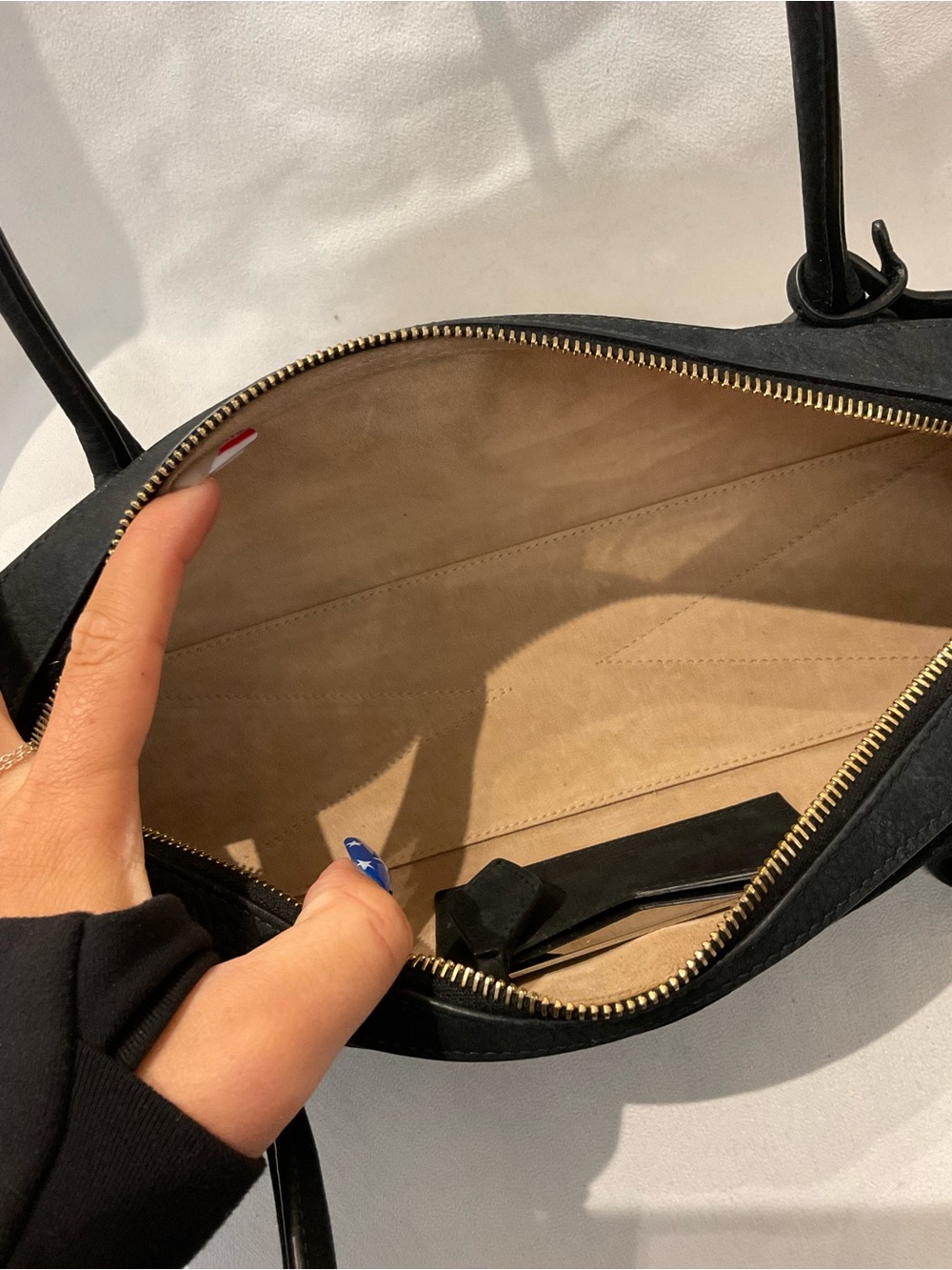 Alaia Bag - Picture 6 of 10